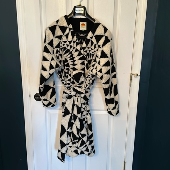 FARM Rio Jackets & Blazers - Farm Rio black and white fleece wrap coat